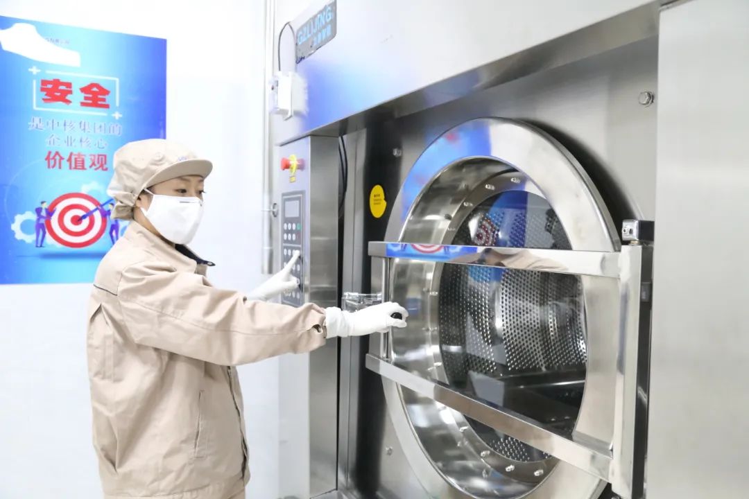 大型工業(yè)洗衣機
