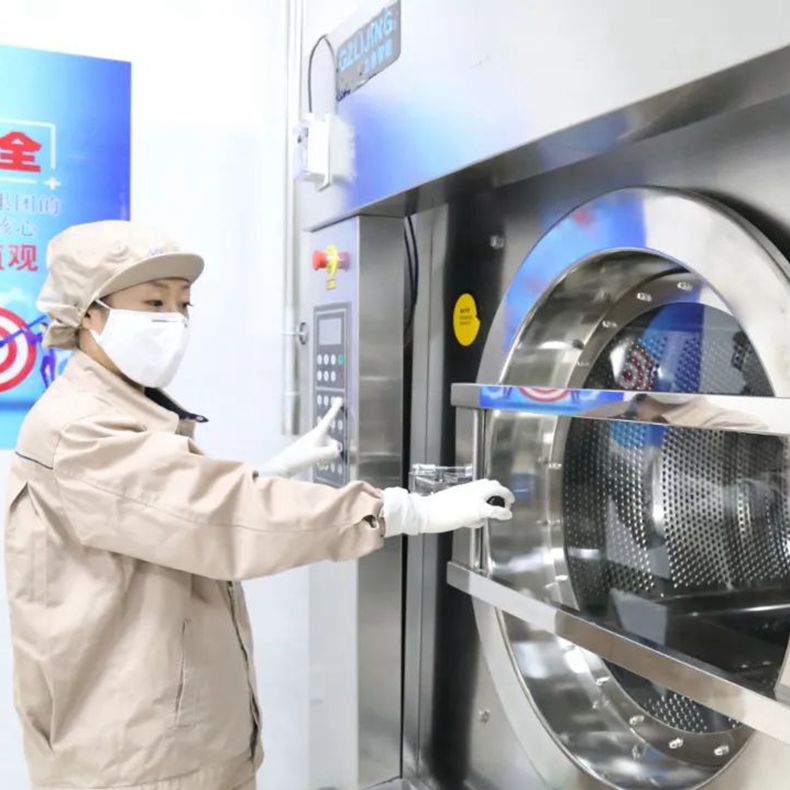 
		100公斤大型全自動(dòng)洗脫機(jī)為中核北方洗衣護(hù)航
		